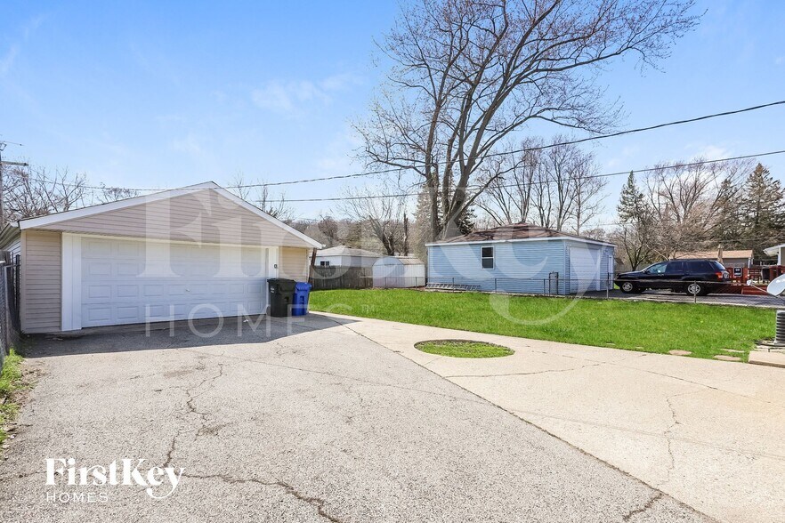 Building Photo - 315 Four Winds Way