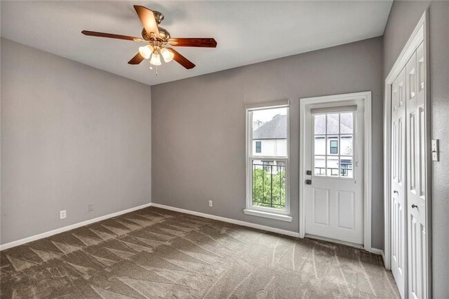 Building Photo - 1307 Kinney Ave