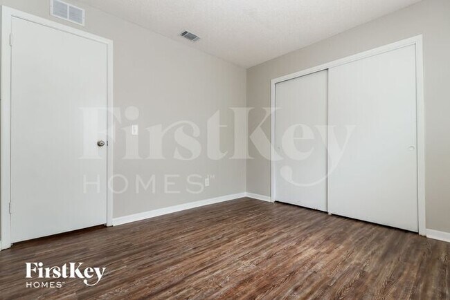 Building Photo - 1007 Park St