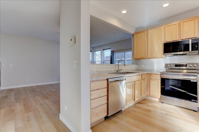 Building Photo - Stunning 5-Bedroom Home in Desirable McKay Landing – Available Now!