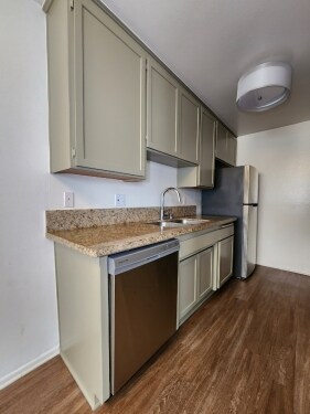 Interior Photo - 4148 Inglewood Blvd