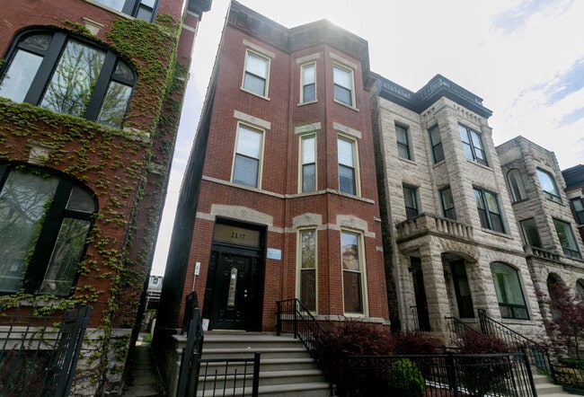 Building Photo - 2137 N Sheffield Ave