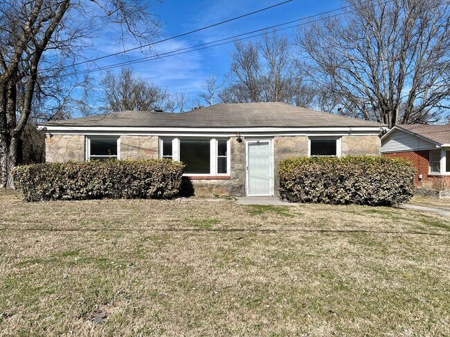 Primary Photo - 2 Bed, 2 Bath Single Level Home Near Downt...