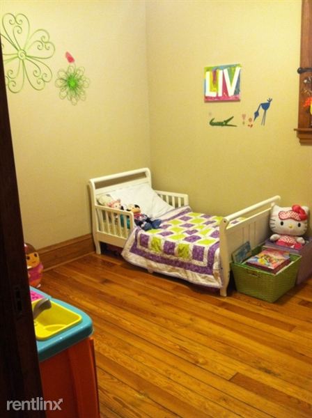 Building Photo - 1831 W Nelson St