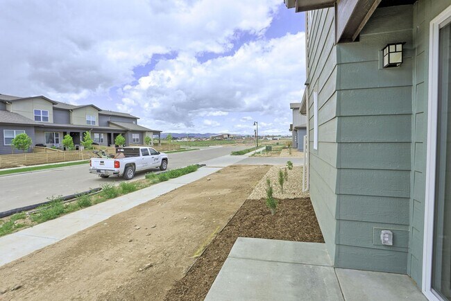 Building Photo - 4768 Champlain Dr