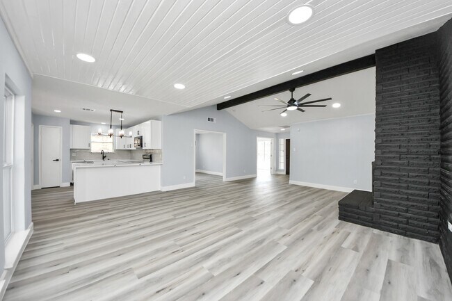 Building Photo - 9406 Vickijohn Dr