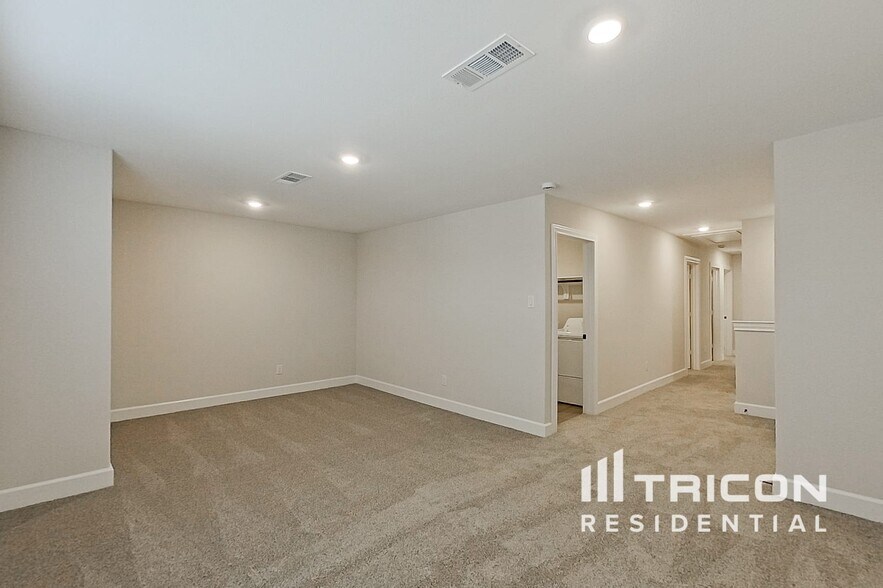 Building Photo - 1210 Dye Blvd