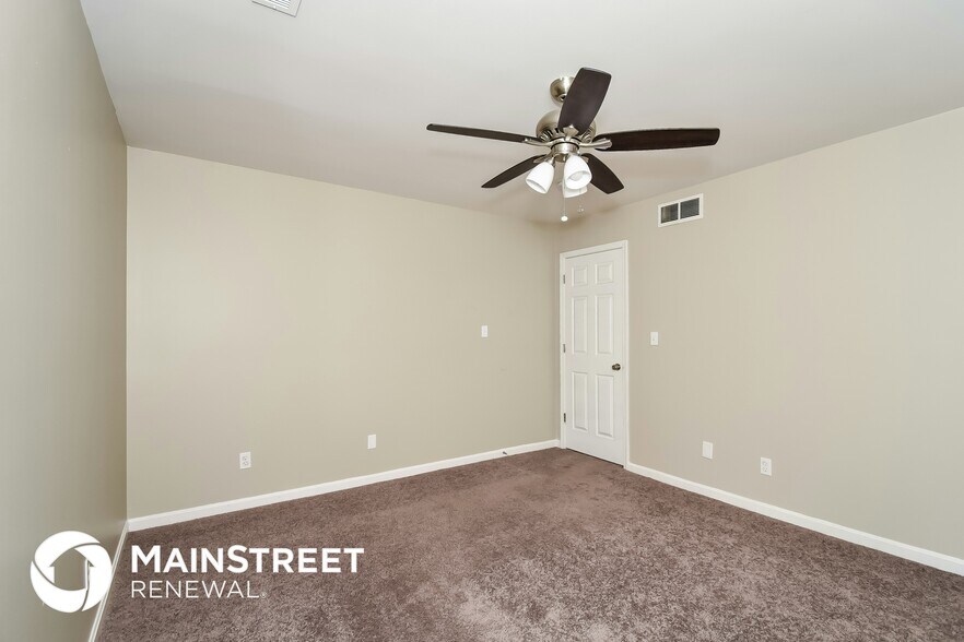 Building Photo - 4217 Bay Pointe Dr
