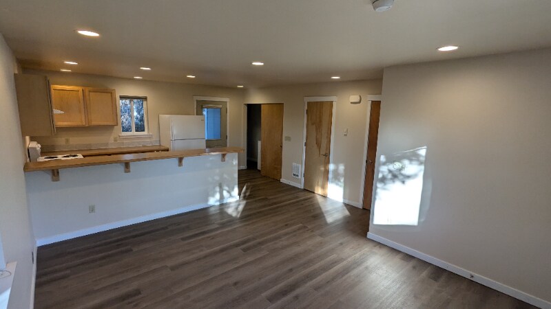 Building Photo - 5863 Cedar St