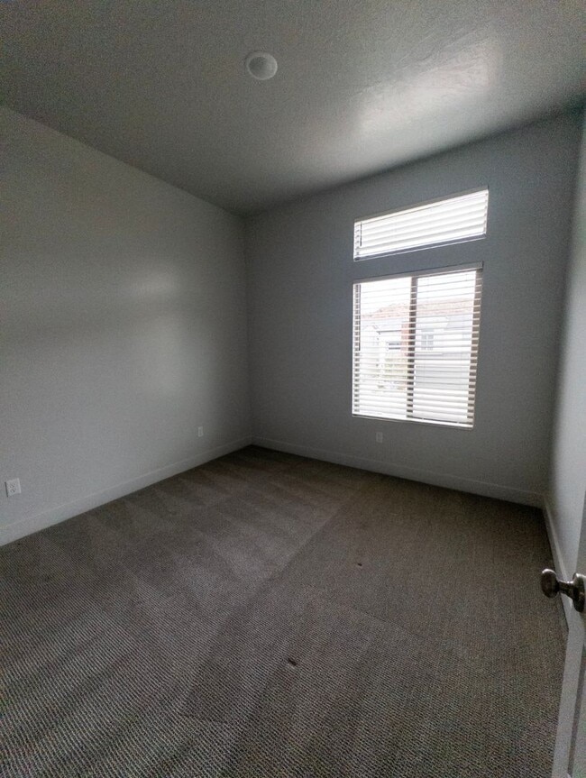 Building Photo - 4087 Cerro Wy