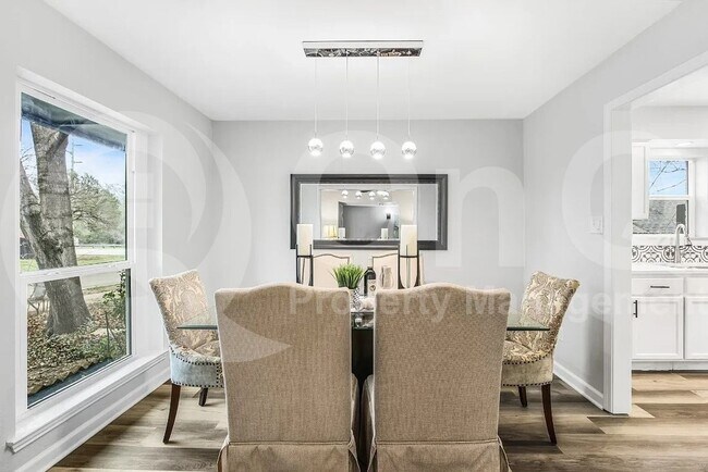Building Photo - 306 Wildbriar Dr