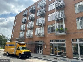Building Photo - 1390 V St NW