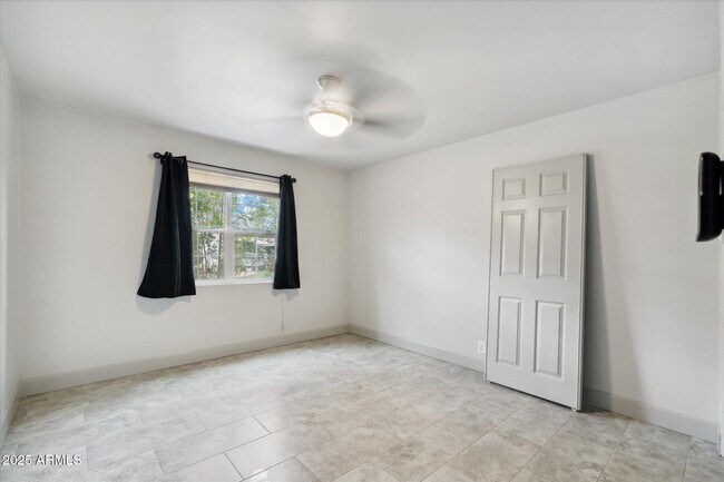 Building Photo - 3641 N 15th Ave