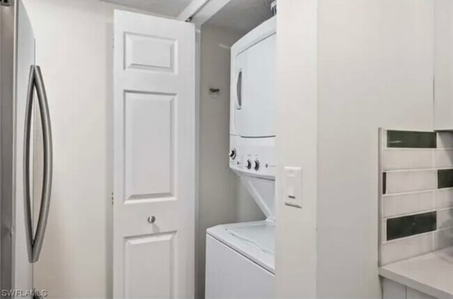 Building Photo - 1840 Florida Club Cir