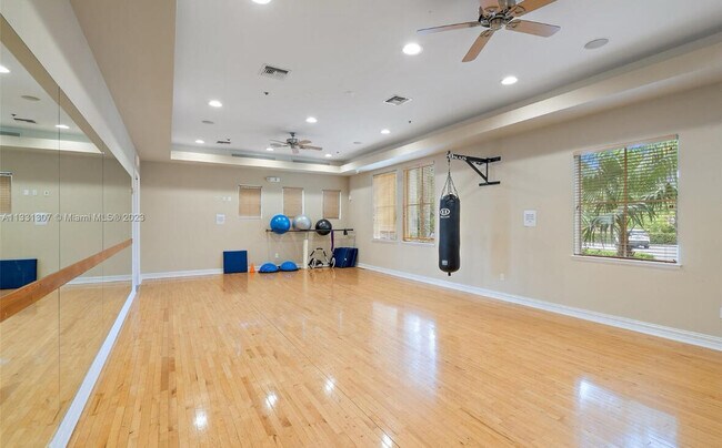 Building Photo - 834 Madison Ct