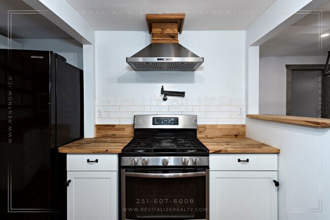 Building Photo - Charming Foley Bungalow with Timeless Character and Plenty of Storage!