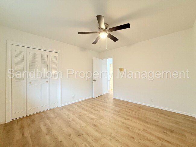 Building Photo - For Lease | South Tulsa Duplex | Available Now!