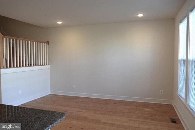 Building Photo - 23079 Sullivans Cove Sq
