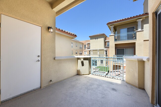 Building Photo - Beautiful 2BR/2BA Condo - Convenient Downtown San Jose Location!