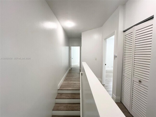 Building Photo - 1524 Coronado Rd