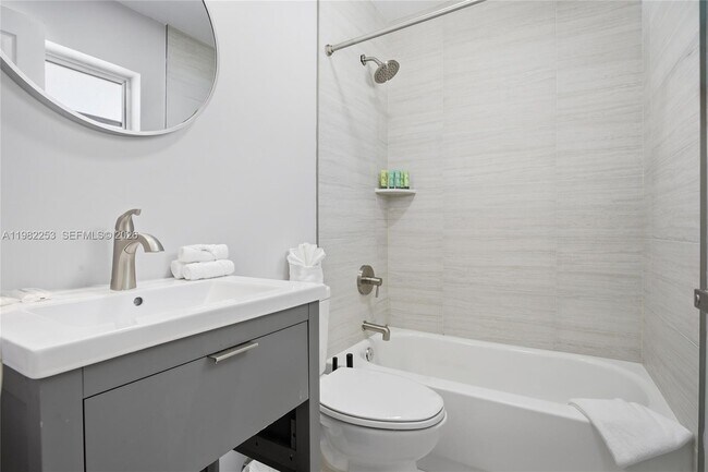 Building Photo - 1301 NE 16th Terrace