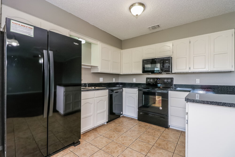 Building Photo - 7608 Meadowlark Ln N