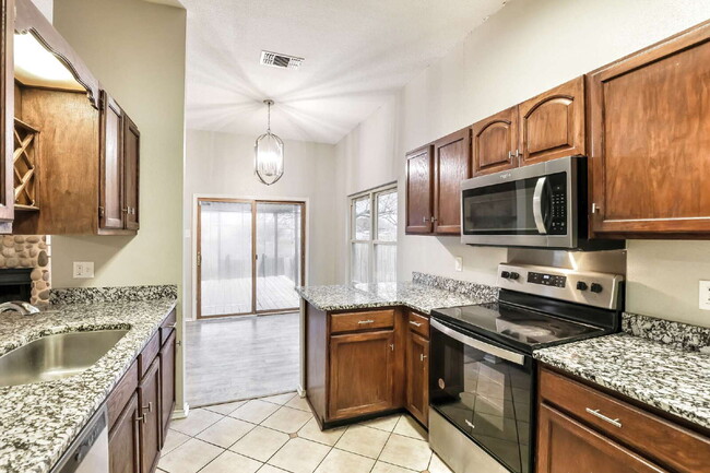 Building Photo - Spacious 2-Story Home – Move-In Ready!