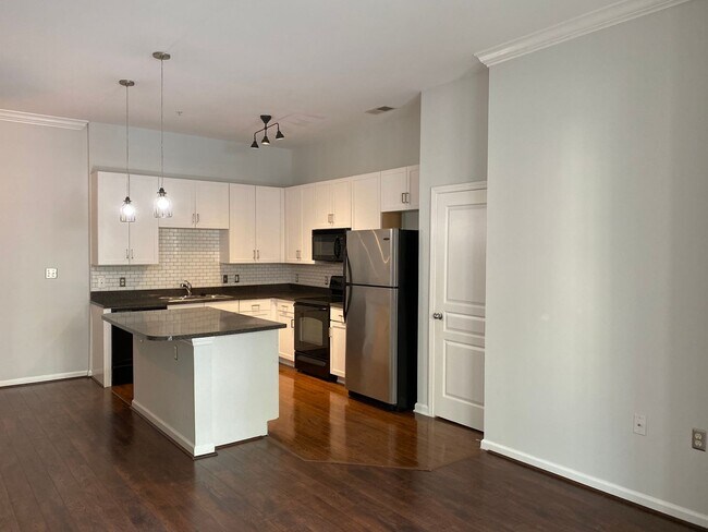 Building Photo - Ghent Condo with Secured Entry and Parking...