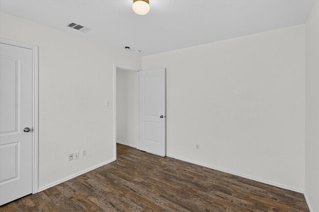 Building Photo - 15111 Parrish Ln