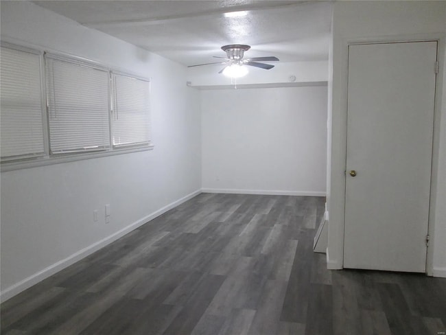 Building Photo - Move in Ready