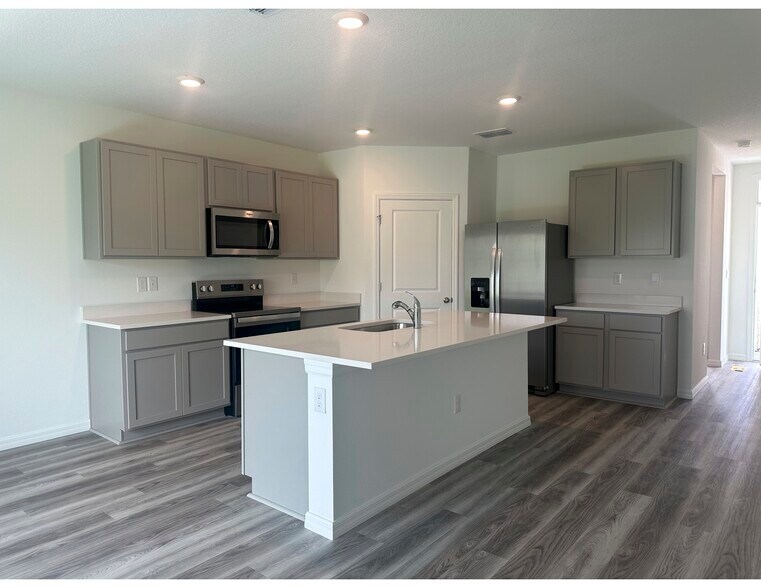 Kitchen - 10588 Farm Hill Ave