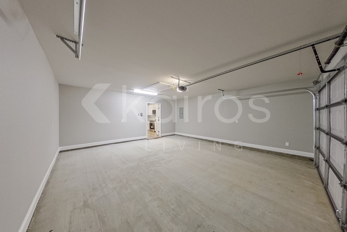 Building Photo - 1534 Cannes Ave