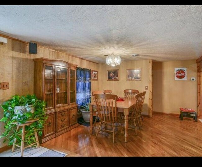 Building Photo - 492 Olinger Dr