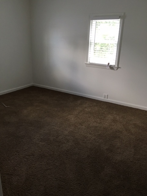 Building Photo - 2 bedroom House in Bridgeton - Lawn Care I...