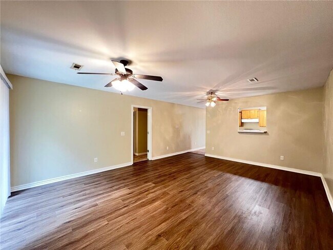 Building Photo - 341 Graystone Cir