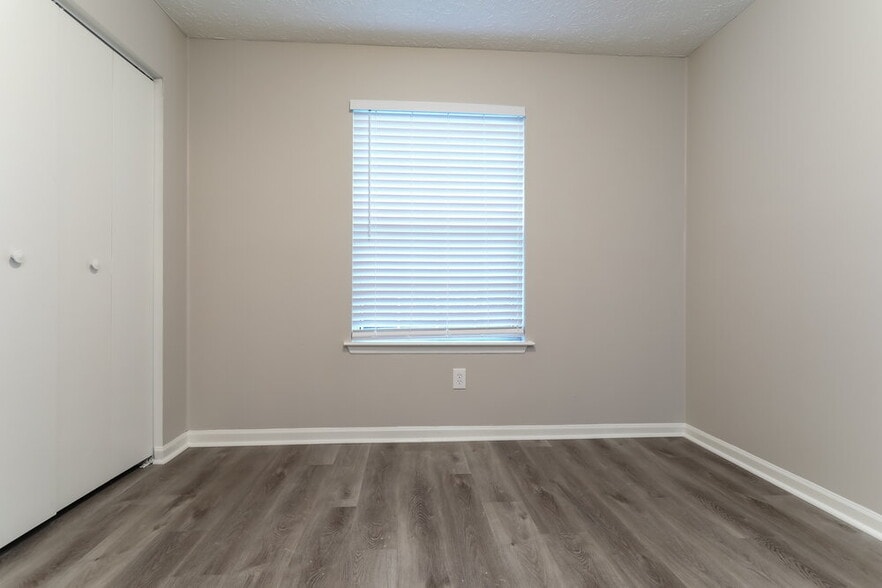 Building Photo - 4417 Princeton Terrace