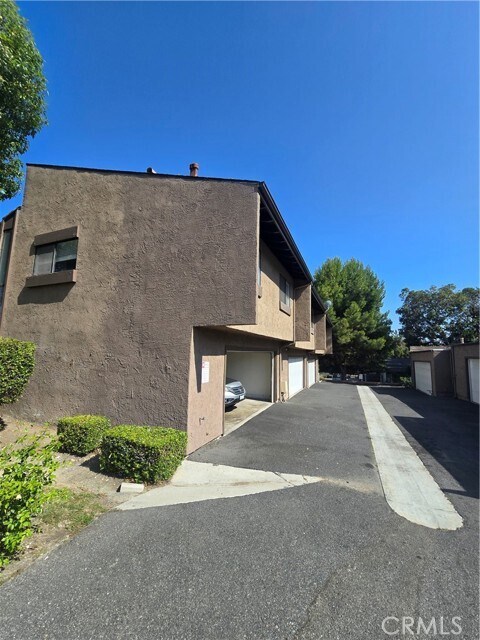 Building Photo - 2288 Loma Alta Dr