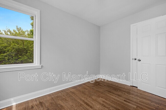 Building Photo - 4902 Gilray Dr