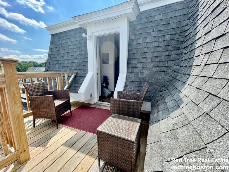 Building Photo - 98 Franklin St