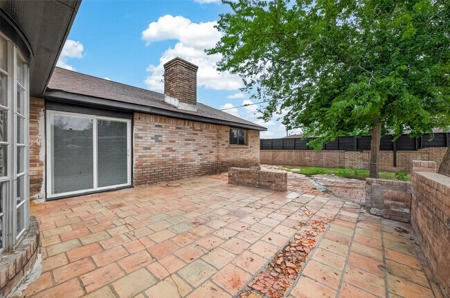 Building Photo - 3703 Tiffany Dr