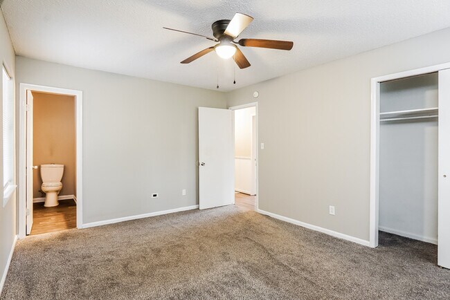 Building Photo - 9821 Westfield Ct