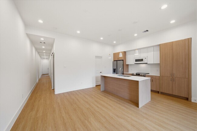 Building Photo - 6514 Luce St