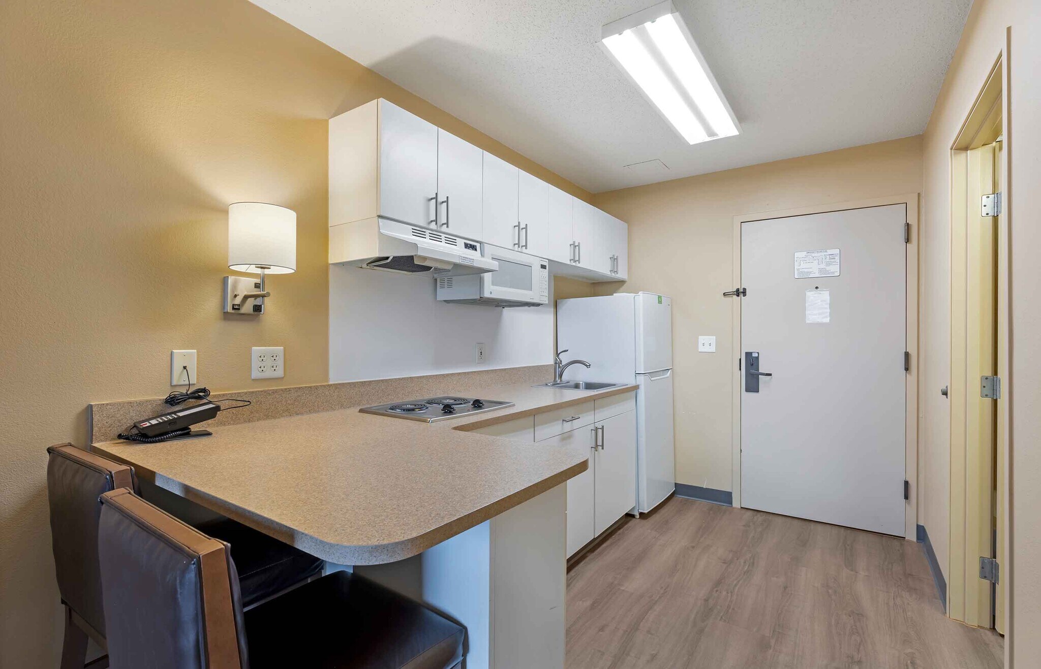 Building Photo - Furnished Studio-St. Louis - Airport - Central