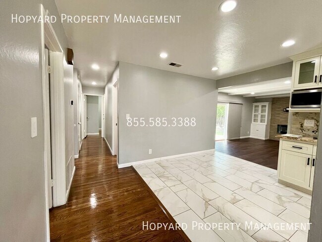 Building Photo - 6186 Alvord Way