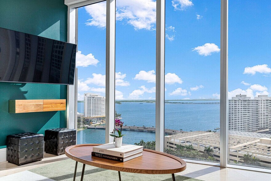 Building Photo - 485 Brickell Ave