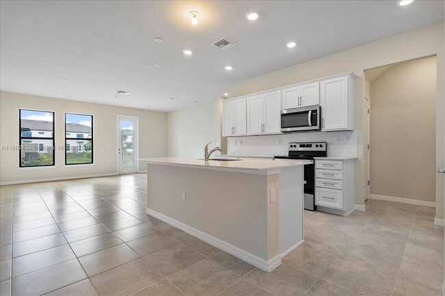 Building Photo - 2108 Appleton Cir N