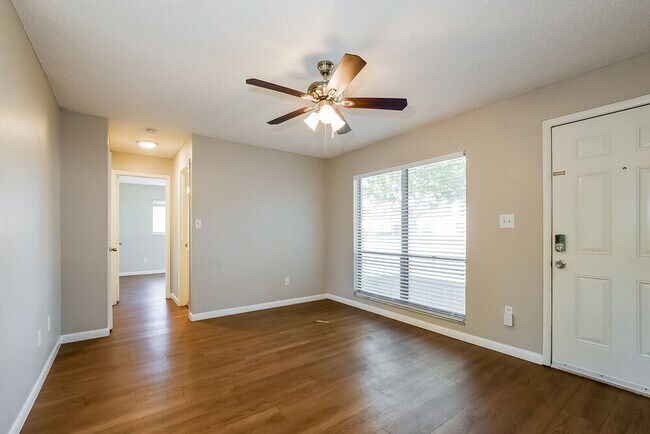 Building Photo - 9556 Brimton Dr