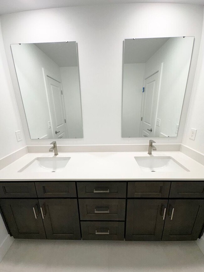 Building Photo - Spacious Luxury Townhome Designed for Modern Living available soon!