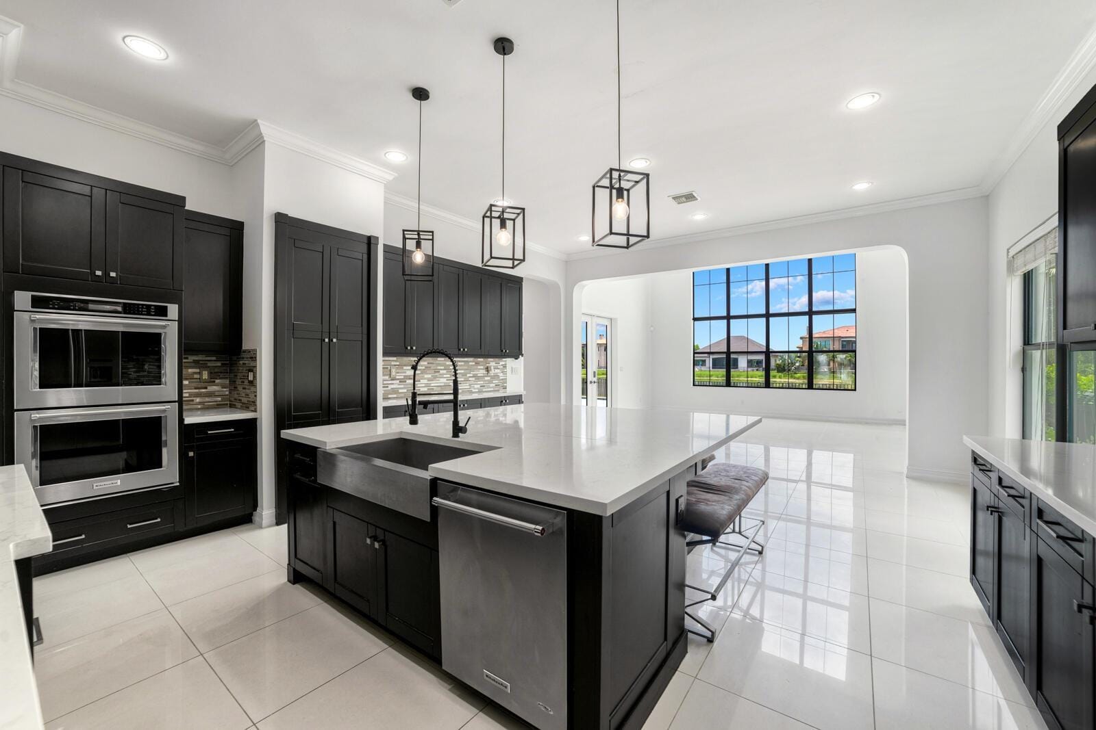 Building Photo - 9065 Watercrest Cir E