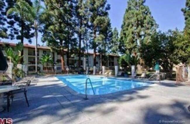 Building Photo - 2 bedroom and 2 bathroom condo in Mission Valley